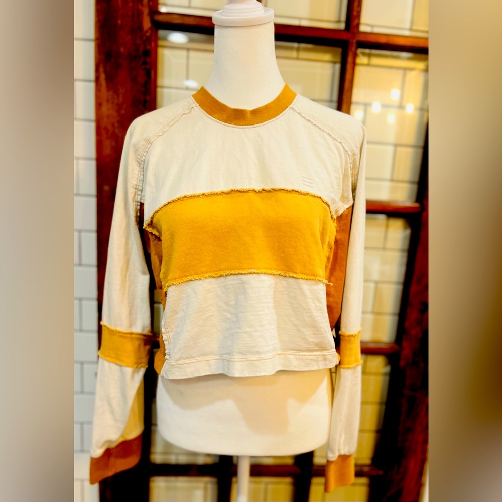 BDG top  Size S-P Tan and cream